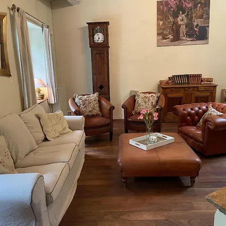 펜션 Hillside Haven In Courniou